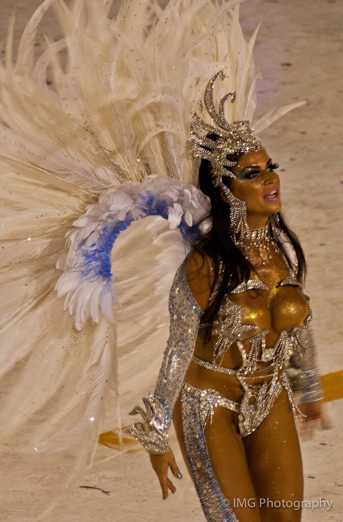 Carnival of Rio de Janeiro 2011 - Samba Dancers (6776105192)