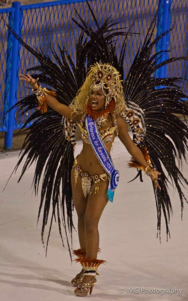 Carnival of Rio de Janeiro 2011 - Samba dancer (6776023124)