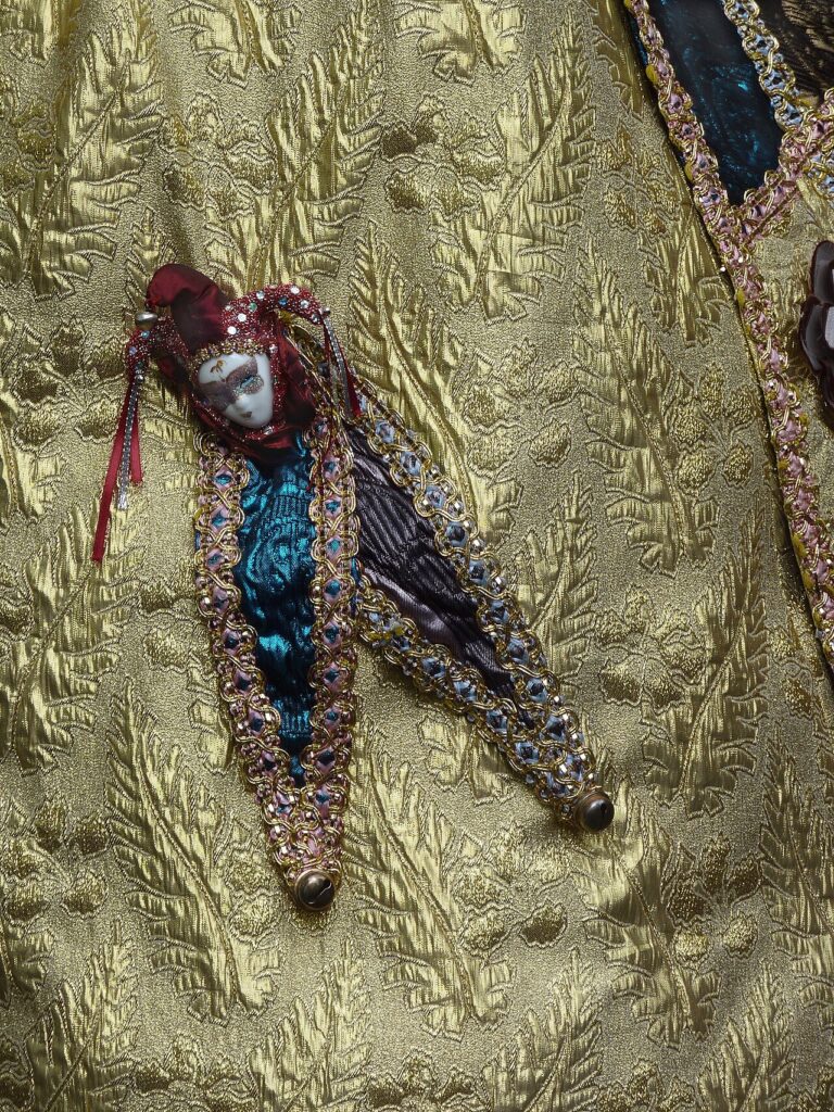 Detail of a costume of the Venice carnival J1.JPG