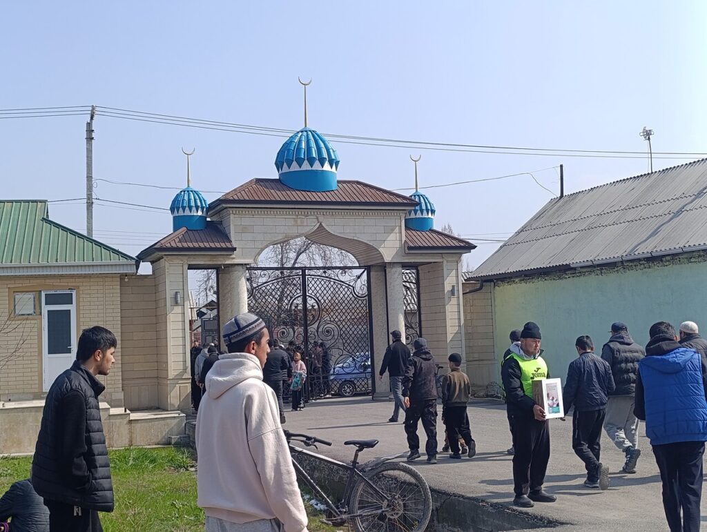 Friday prayer at the Bilal Mosque during Ramadan 06