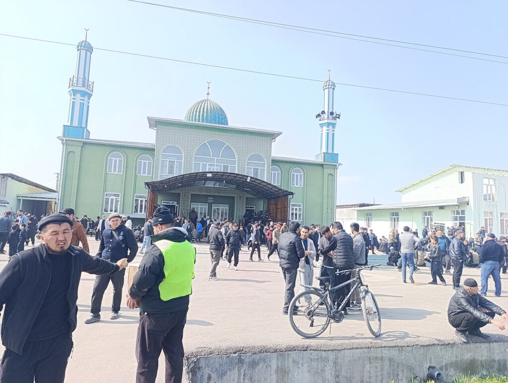 Friday prayer at the Bilal Mosque during Ramadan 07