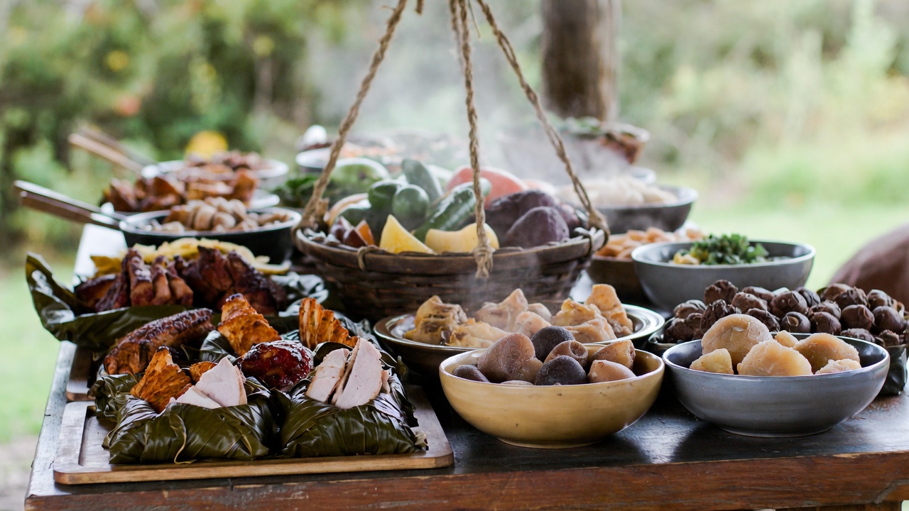 Authentic Māori Food to Try on Waitangi Day: The Tradition of the Hāngī