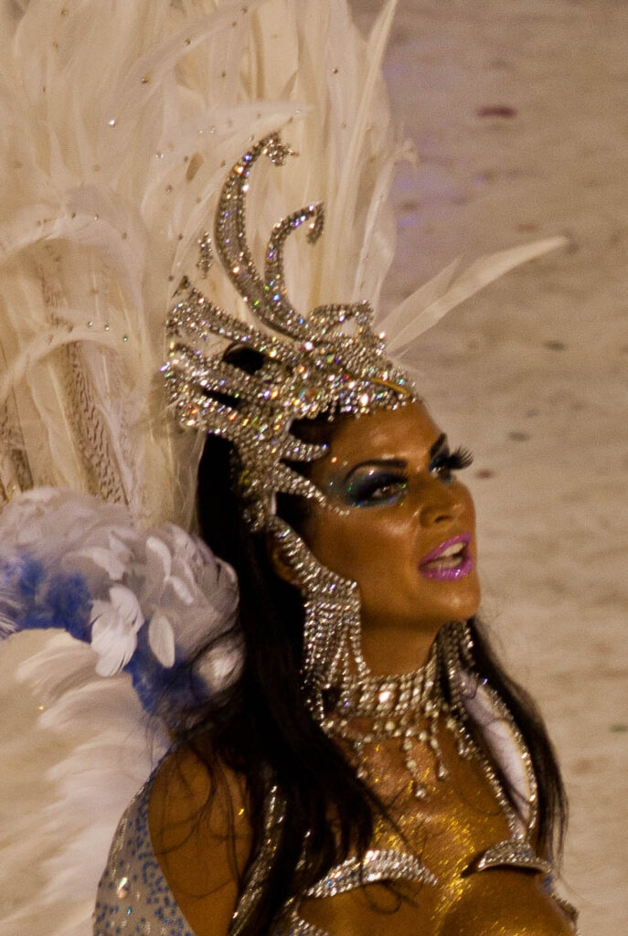 Carnival of Rio de Janeiro 2011 - Samba Dancers (6776105192) (cropped)