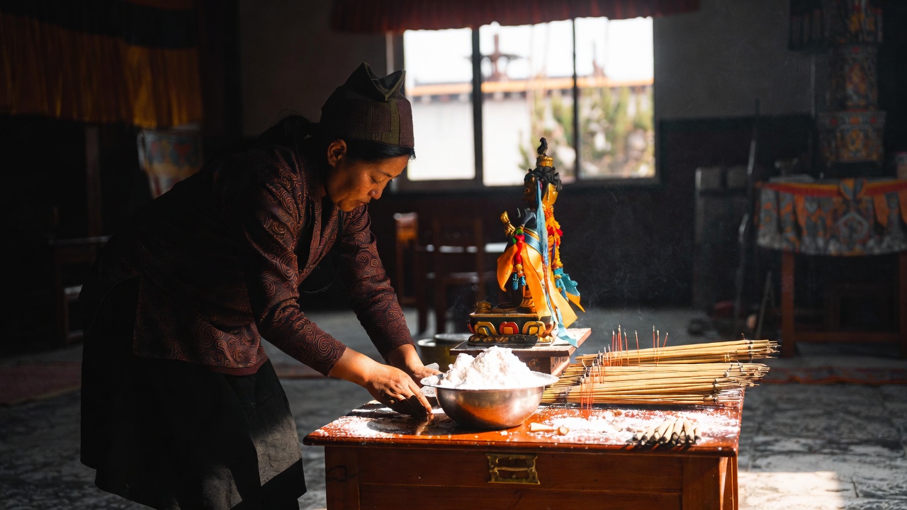 Cleaning Rituals and Auspicious Offerings for Tibetan New Year