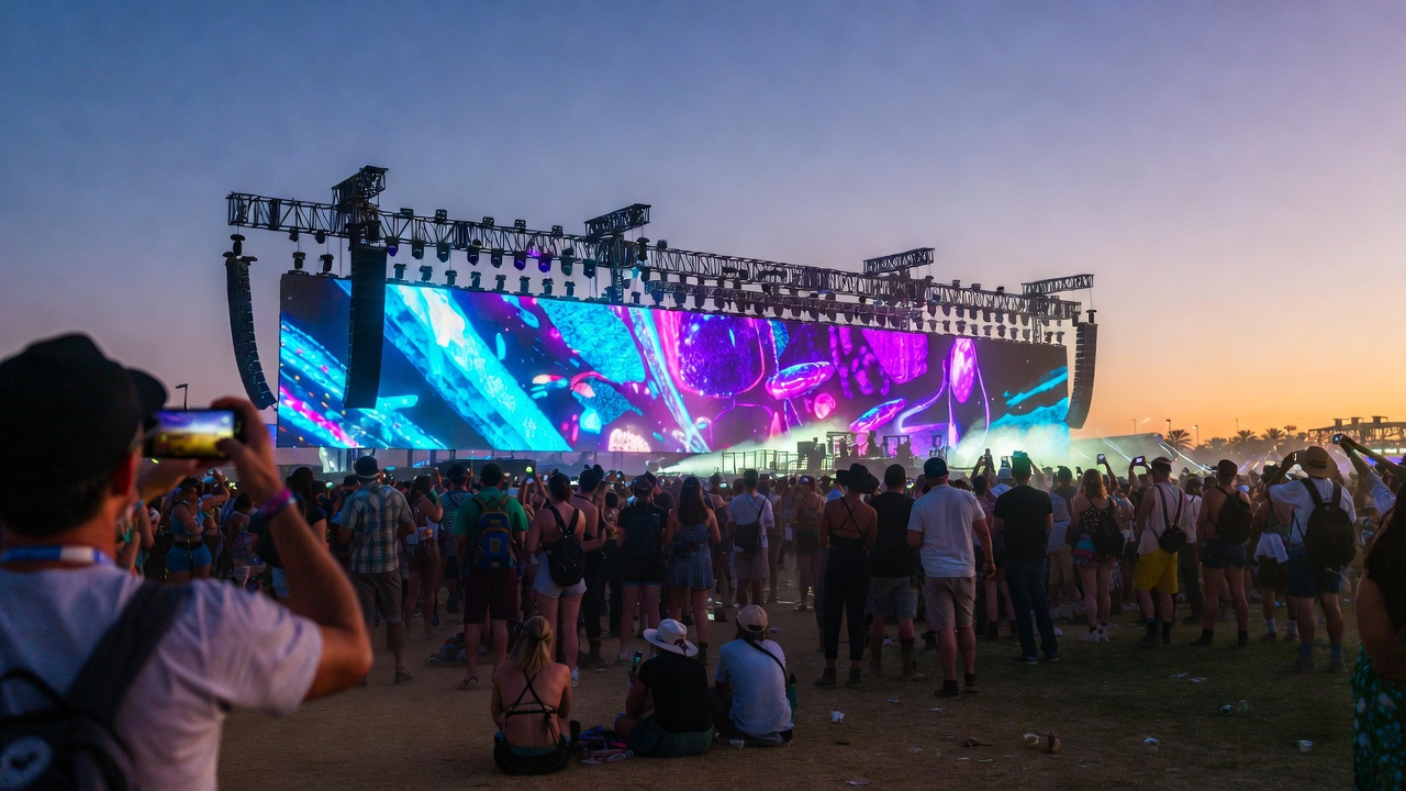 Sabrina Carpenter to Headline Coachella 2026