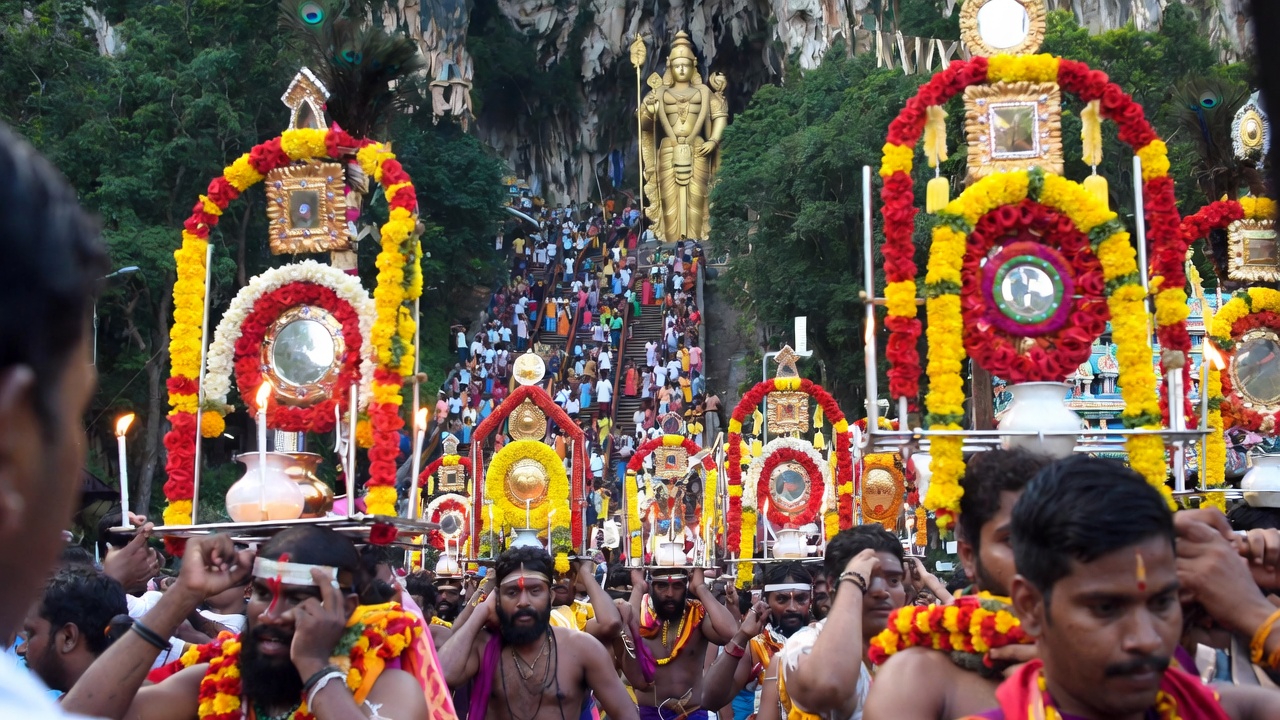 Thaipusam at Batu Caves: A Survival Guide to Beating the Crowd and Getting Pro Shots