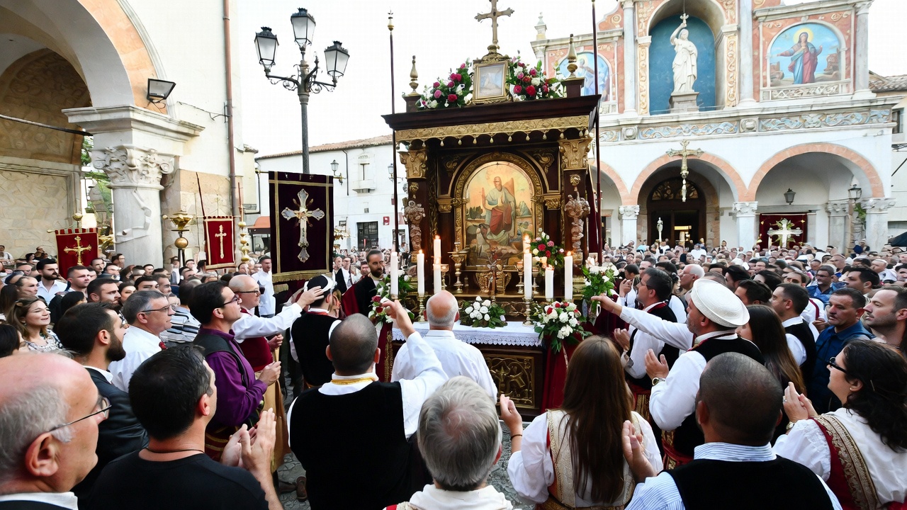 Celebrates the Feast of Saint Paul's Shipwreck