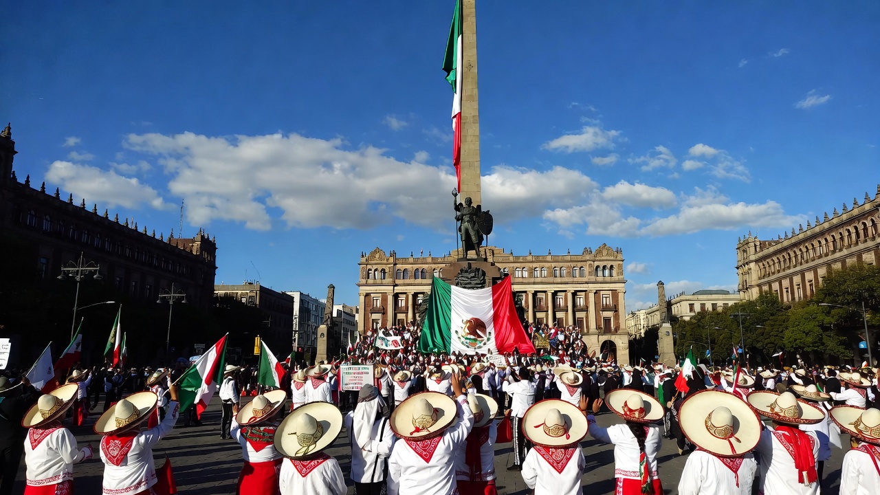 Mexico Constitution Day 2026: Is It a Public Holiday? What Closes (Banks, Schools, Government)