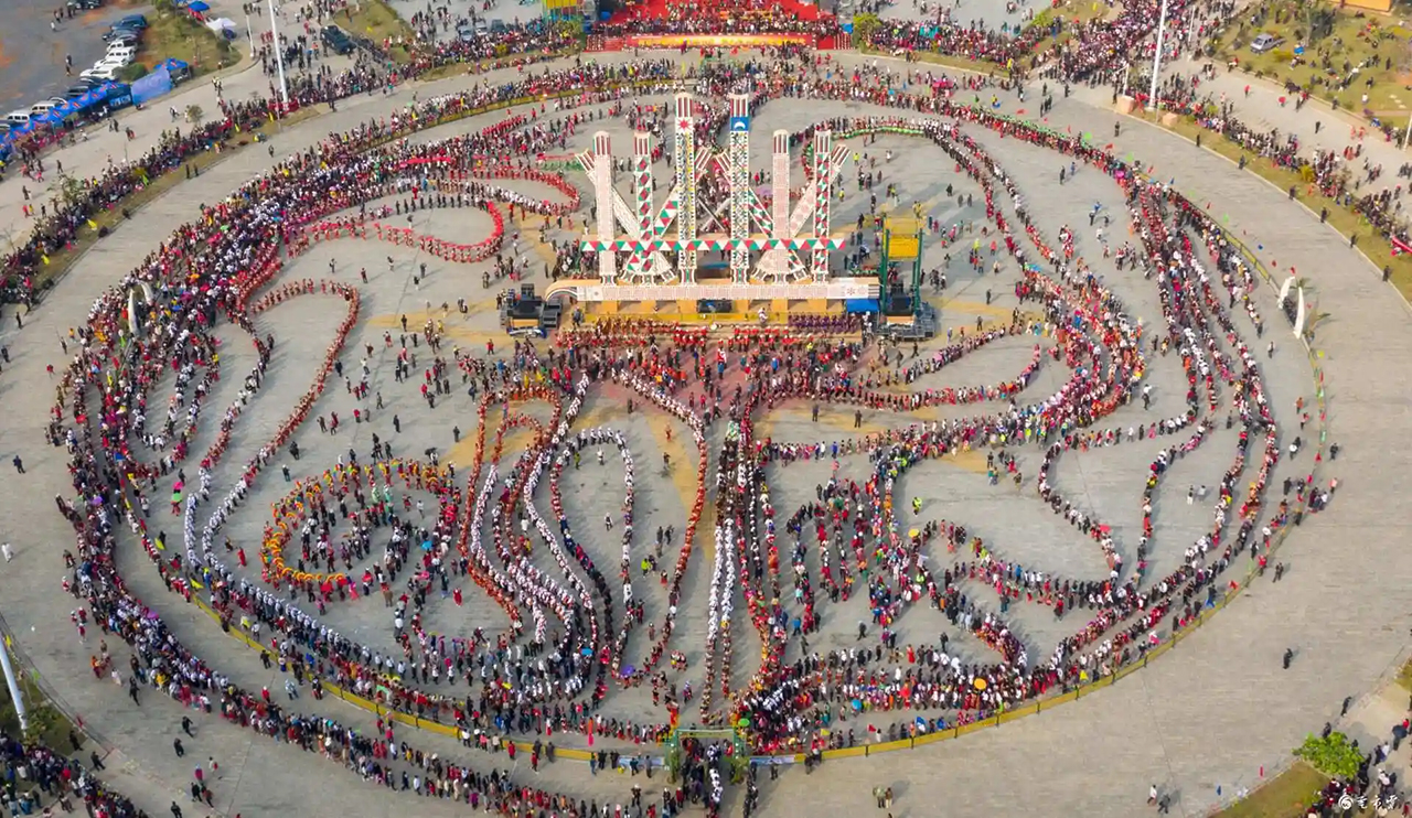 Discover the Meaning Behind Munao Zongge: Dance of Unity and Heritage