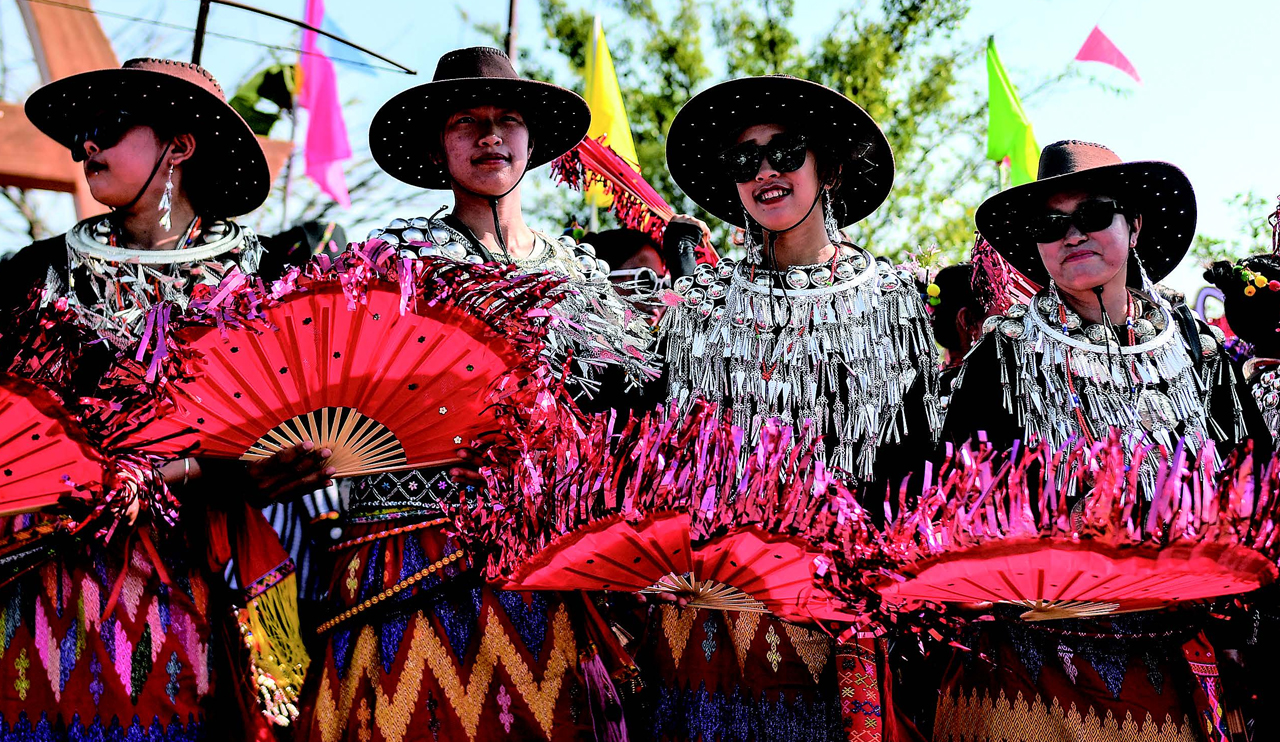 The Vibrant Dance of Munao Zongge