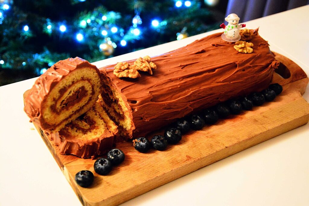 A buche de Noel Yule log cake